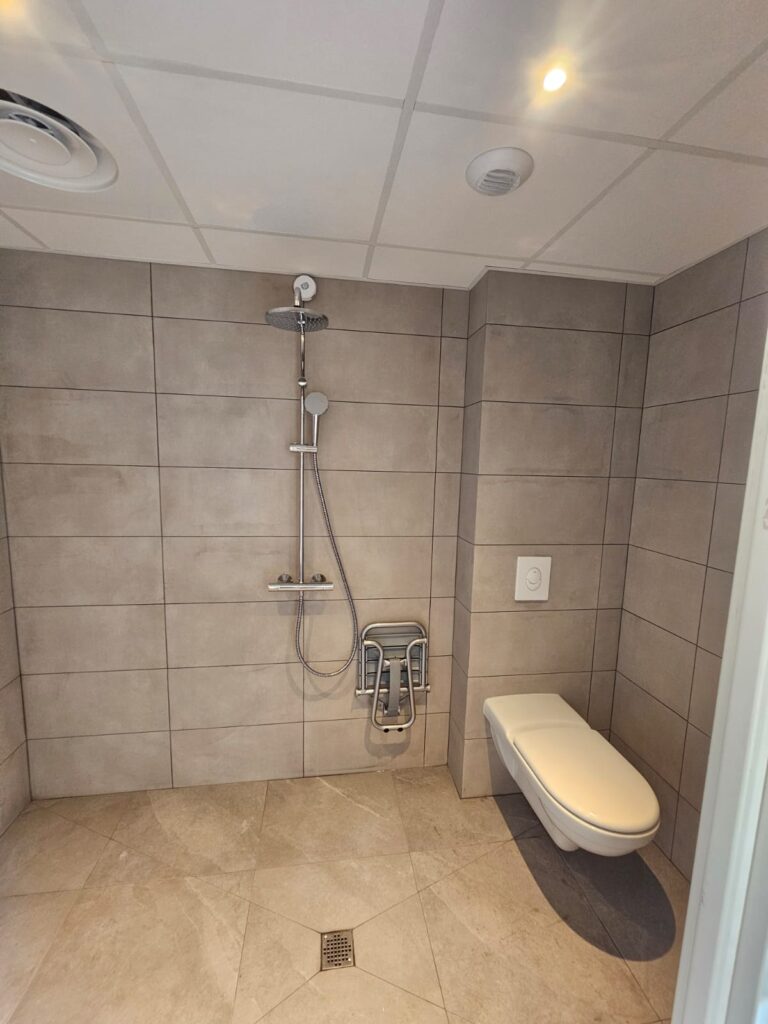 Salle de bain pmr 2