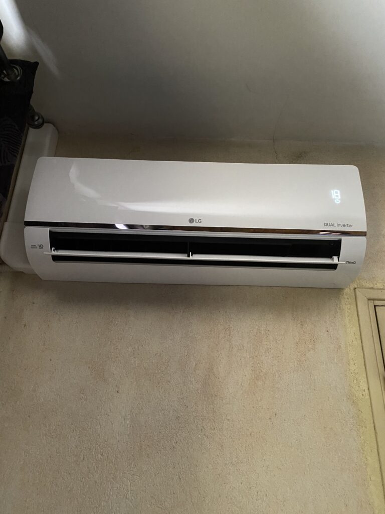 Bozonnet chambre gauche couloir